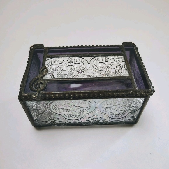 Vintage Art Glass Purple Iridescent Trinket Jewelry Box With Metal‎ Clef Music - Picture 3 of 12
